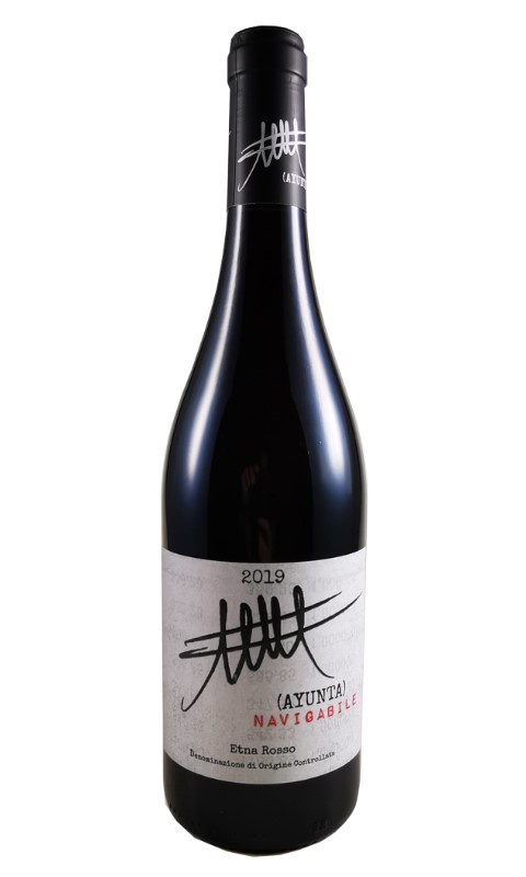 Navigabile, Etna Rosso - 90% Nerello Mascalese, 10% Nerello Cappuccio.